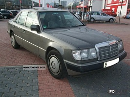   Mercedes () 220E
