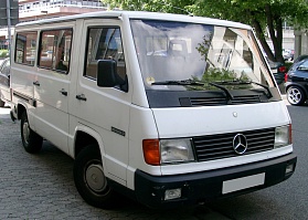   Mercedes () 100D