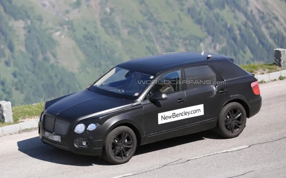 Уже начались тесты внедорожника Bentley
