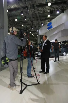 Представители завода рассказывали прессе, как им удаеся делать такие автомобили