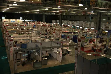 Часть выставки было сплошным китайским поселением. Этакий Чайна-Таун