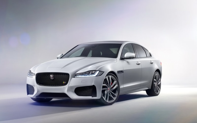 Новое поколение седана Jaguar XF в Нью-Йорке Новое поколение седана Jaguar XF в Нью-Йорке