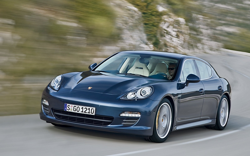 Мировая премьера Porsche Panamera GTS в Лос-Анджелесе Мировая премьера Porsche Panamera GTS в Лос-Анджелесе