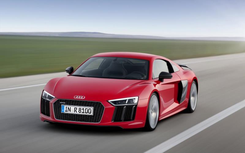 Официальная информация о суперкаре Audi R8