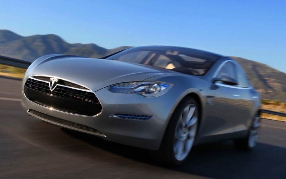 Tesla Model S появится в продаже в 2012 году и только по заказу