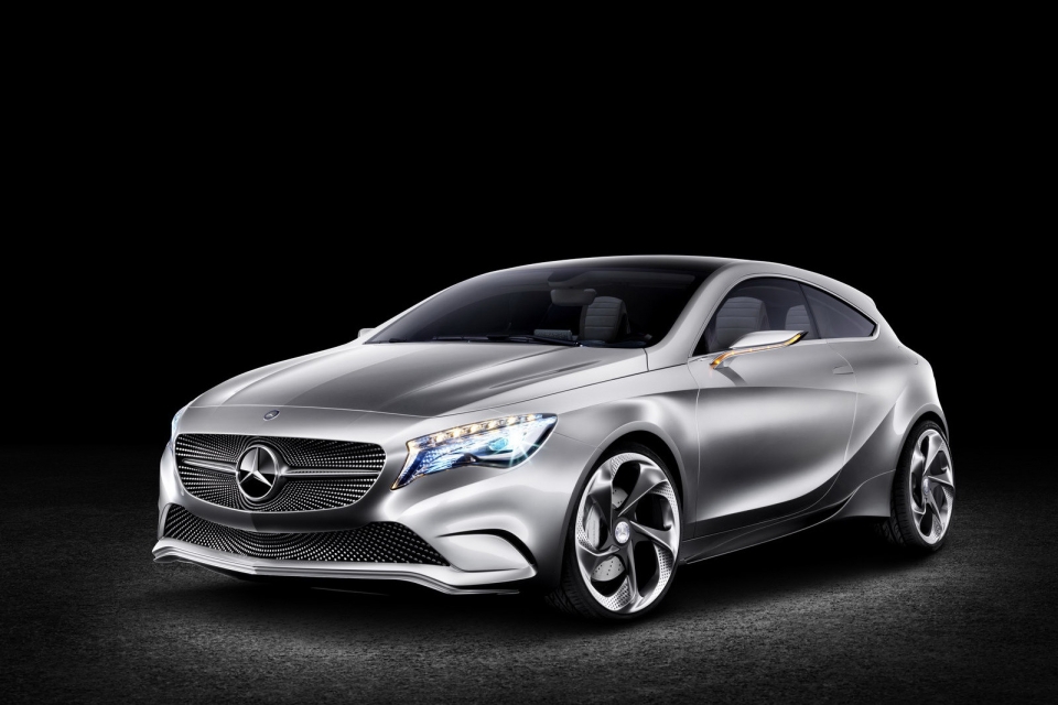 Mercedes представил новинку А-класса Mercedes представил новинку А-класса