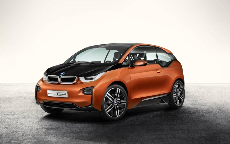 Серийный электромобиль BMW i3 покажут осенью