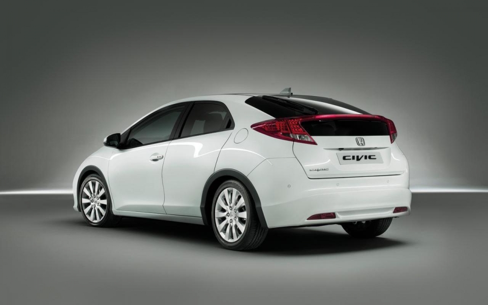 Пятидверная Honda Civic рвется в премиум-класс Пятидверная Honda Civic рвется в премиум-класс