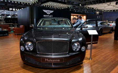На Bentley Mulsanne пока можно только смотреть