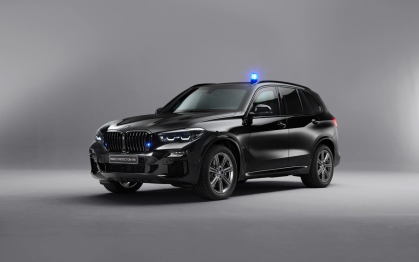 Бронированному BMW не страшен ни автомат, ни беспилотник Бронированному BMW не страшен ни автомат, ни беспилотник