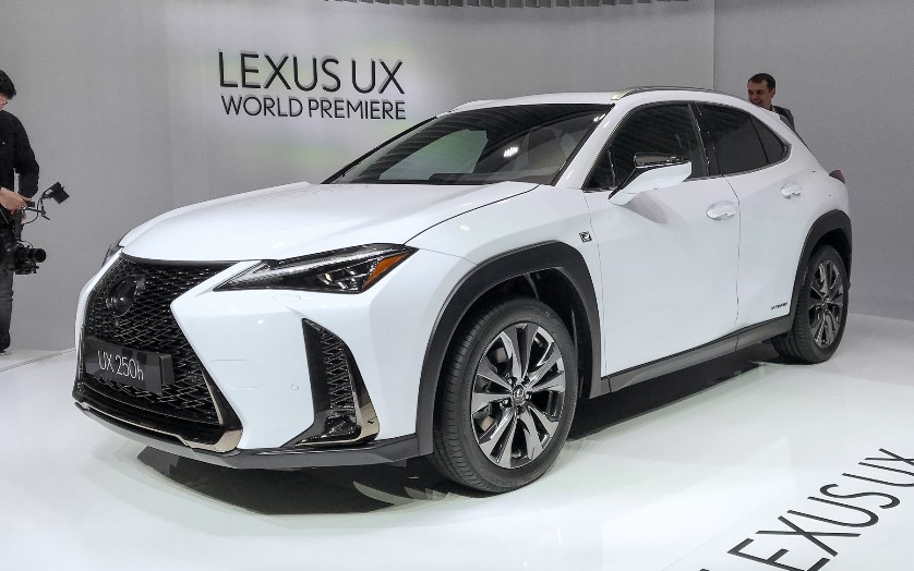 Lexus UX скоро в России Lexus UX скоро в России