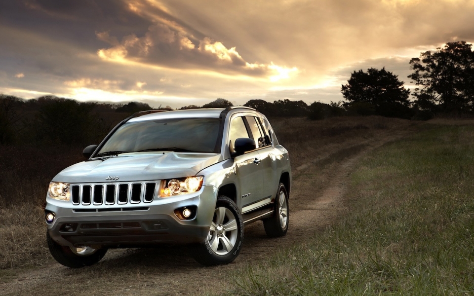 Jeep Compass наконец-то перестал удивляться Jeep Compass наконец-то перестал удивляться