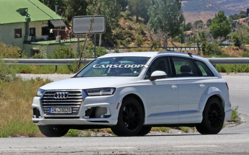 Обновленный Audi Q8 тестируют на дорогах