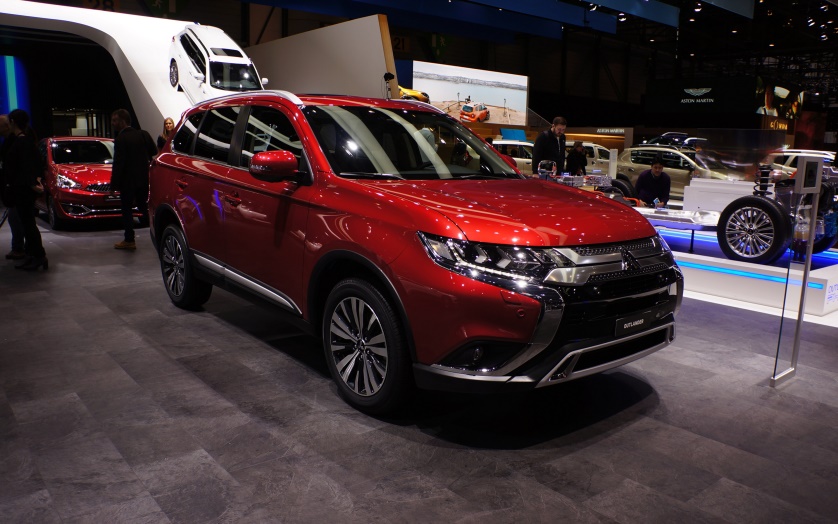 Mitsubishi Outlander после небольшого обновления Mitsubishi Outlander после небольшого обновления