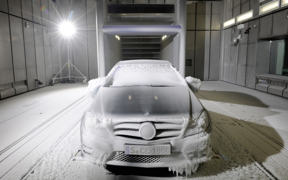 Автомобили Mercedes готовы к работе в любых условиях