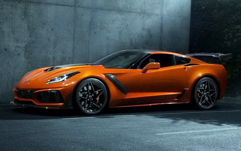 Премьера Chevrolet Corvette ZR1 в Дубае Премьера Chevrolet Corvette ZR1 в Дубае