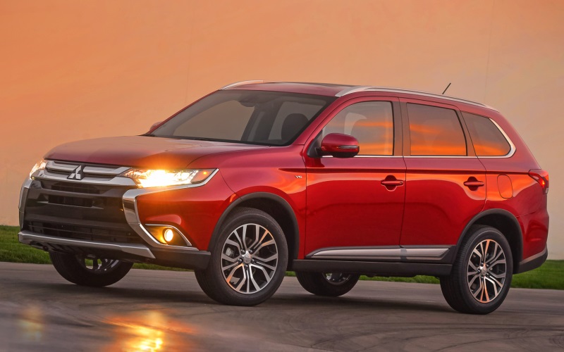 Обновленный Mitsubishi Outlander – премьера в Нью-Йорке Обновленный Mitsubishi Outlander – премьера в Нью-Йорке
