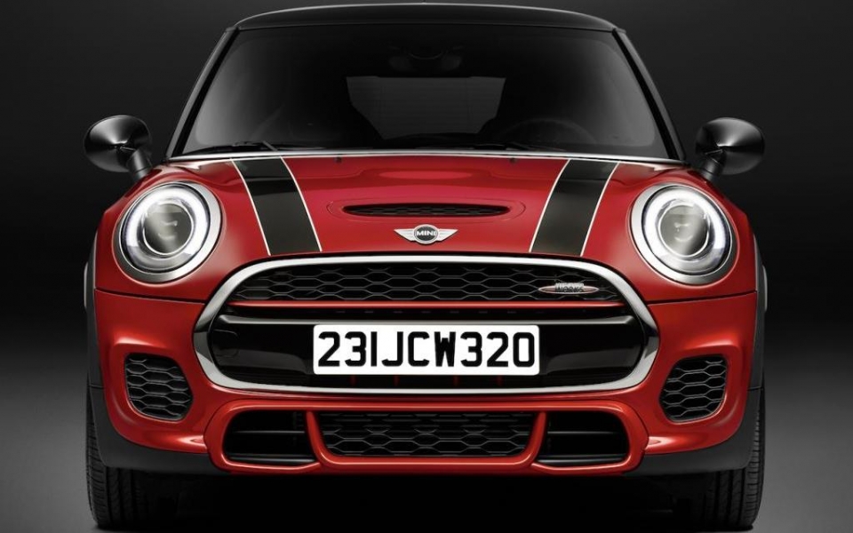 Mini John Cooper Works готовится к премьере Mini John Cooper Works готовится к премьере