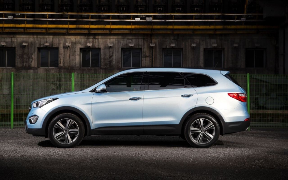 Hyundai Grand Santa Fe приедет в Россию в июле Hyundai Grand Santa Fe приедет в Россию в июле