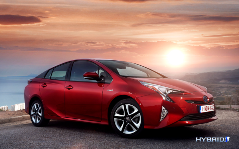 Toyota представила обновленный Prius Toyota представила обновленный Prius