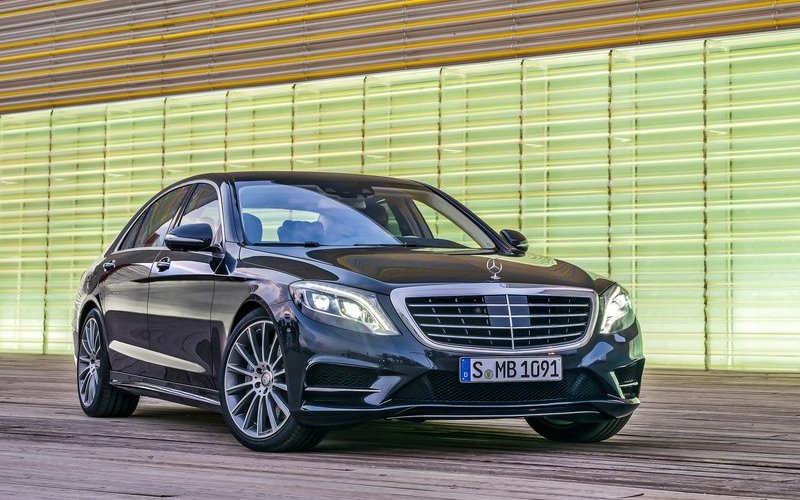 Mercedes S-  