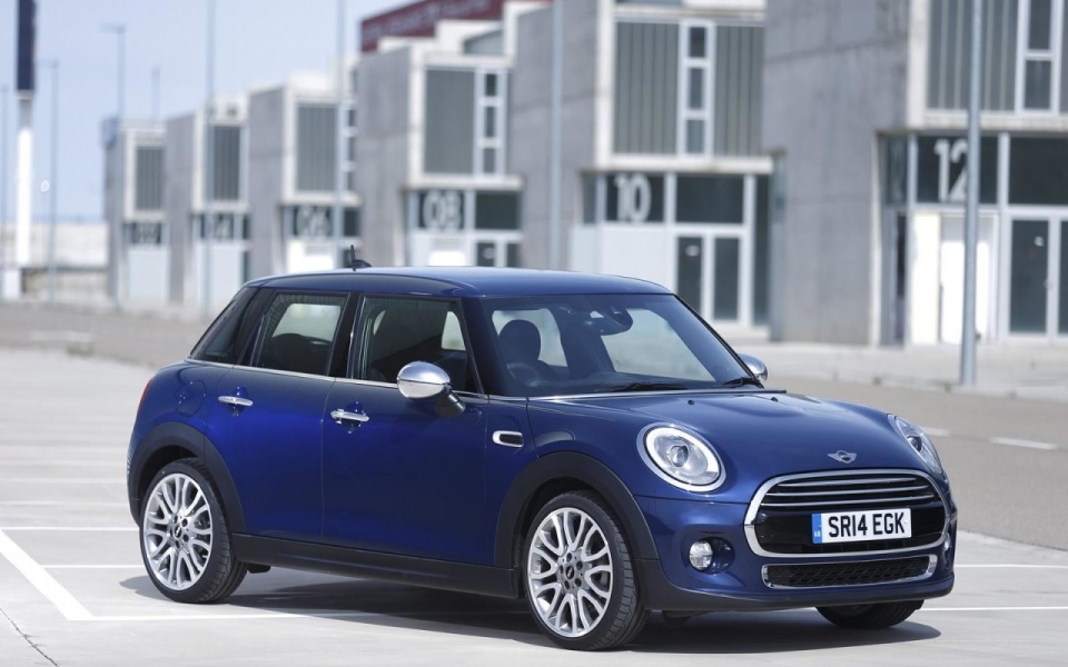 Новинка Mini в кузове «пятидверный хэтчбек» Новинка Mini в кузове «пятидверный хэтчбек»