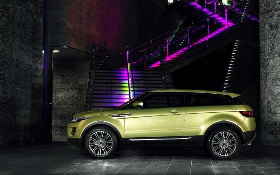Новый Land Rover Evoque против Audi Q5 и BMW X3 Новый Land Rover Evoque против Audi Q5 и BMW X3