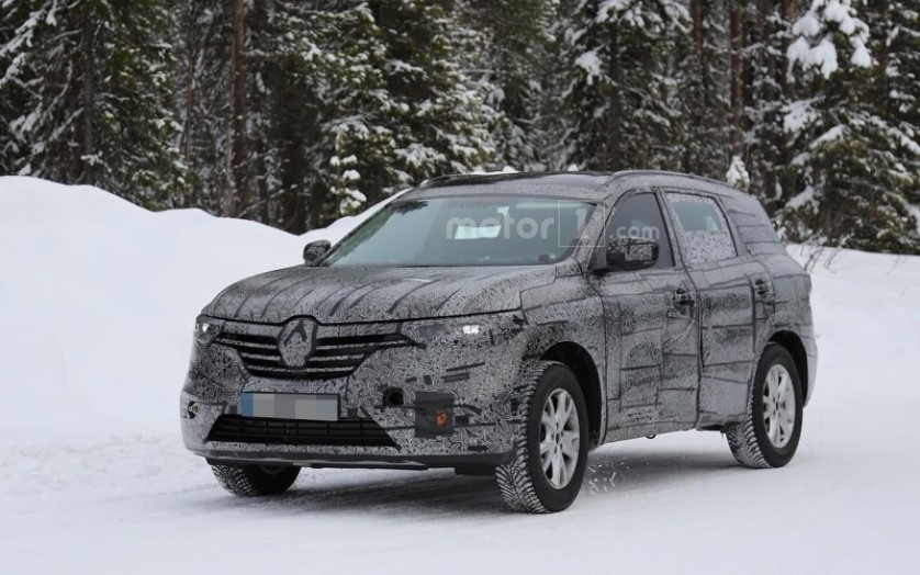 Renault тестирует новый кроссовер Renault тестирует новый кроссовер
