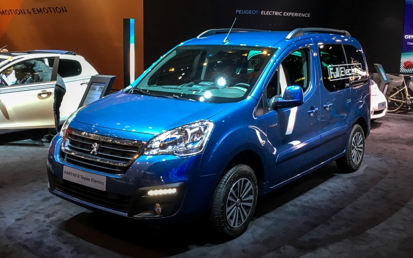 Peugeot представили пассажирский Partner Tepee с электромотором