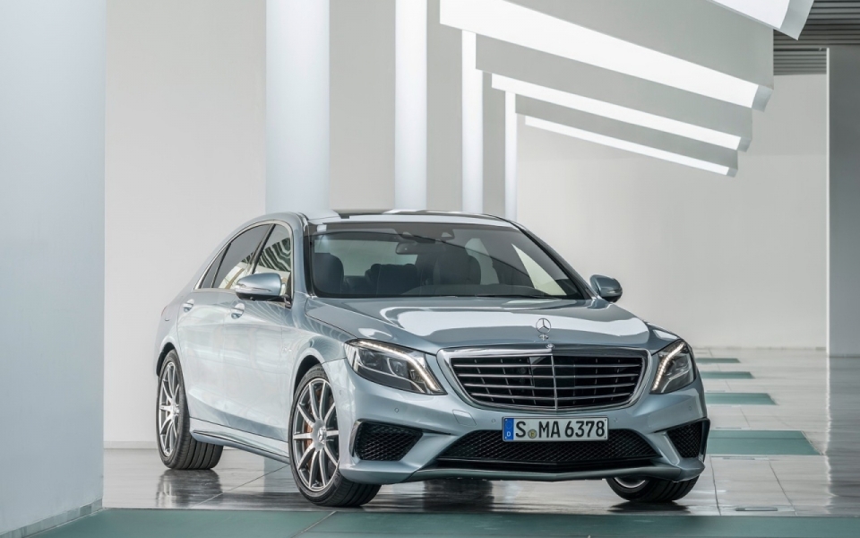 Mercedes-Benz продолжает «заряжать» S-Class