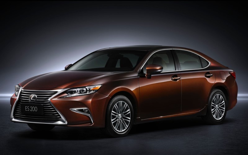 Компания Lexus назвала цены на модель ES Компания Lexus назвала цены на модель ES