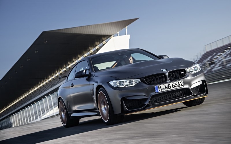 Официальные фото BMW M4 в версии GTS
