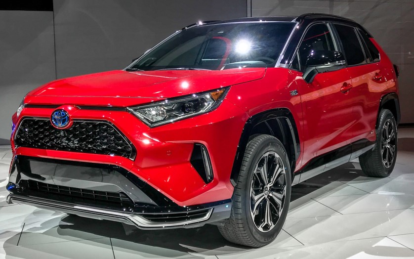 Заряженный Toyota RAV4 в Лос-Анджелесе Заряженный Toyota RAV4 в Лос-Анджелесе