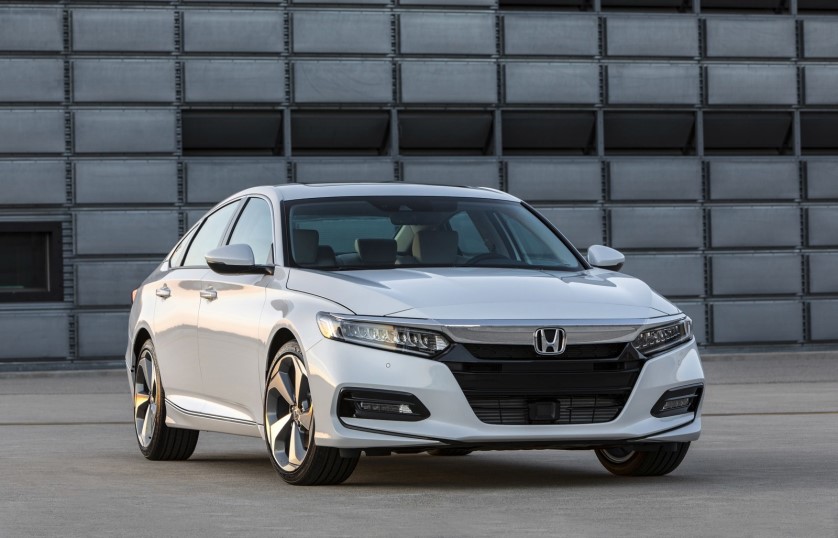 Honda представили Accord десятого поколения