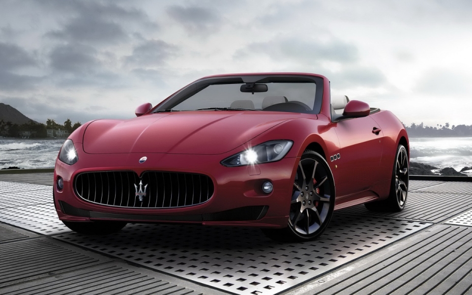 Maserati GranCabrio Sport – роскошный спортивный кабриолет