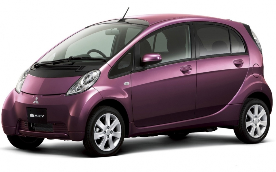 Mitsubishi i-MiEV подешевеет в два раза Mitsubishi i-MiEV подешевеет в два раза
