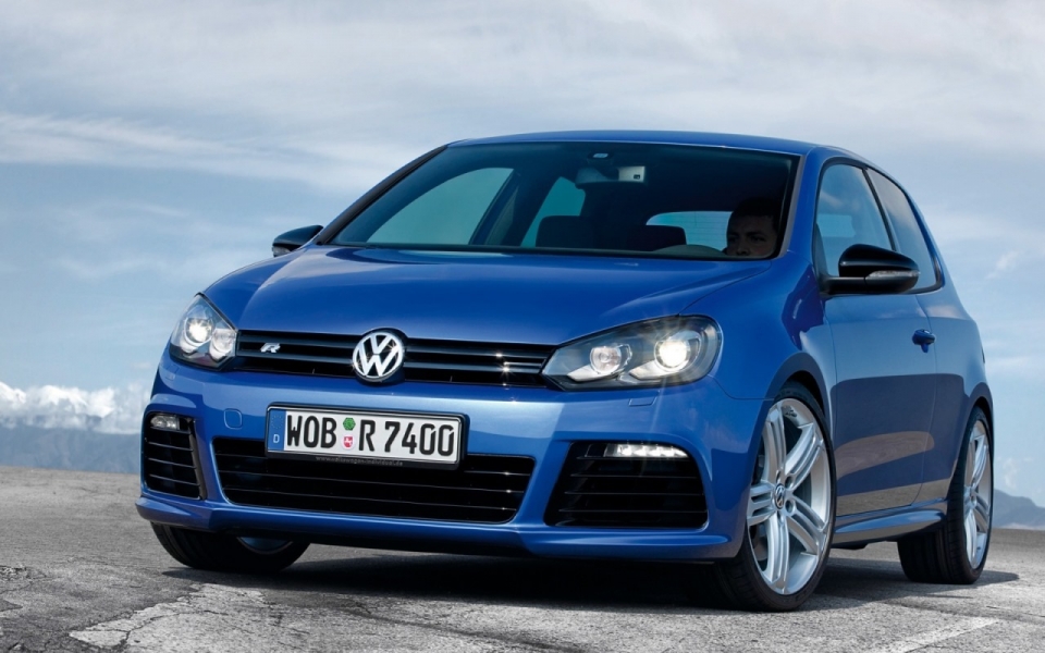 Volkswagen Golf R скоро поступит в продажу Volkswagen Golf R скоро поступит в продажу