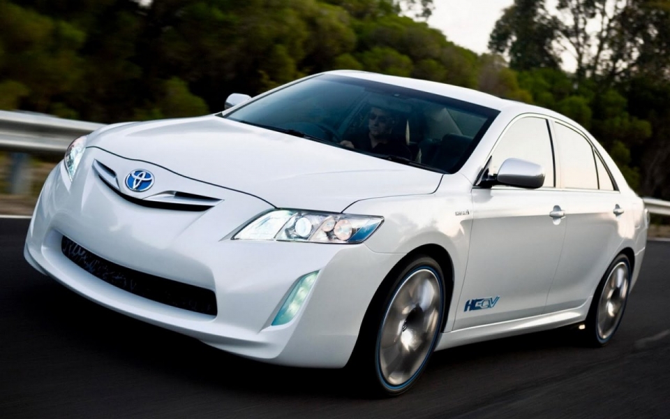Toyota Camry нового поколения уже в продаже