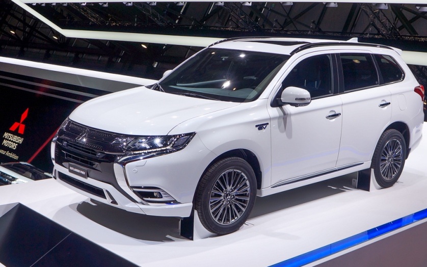 Mitsubishi Outlander PHEV пережил серьезное обновление Mitsubishi Outlander PHEV пережил серьезное обновление