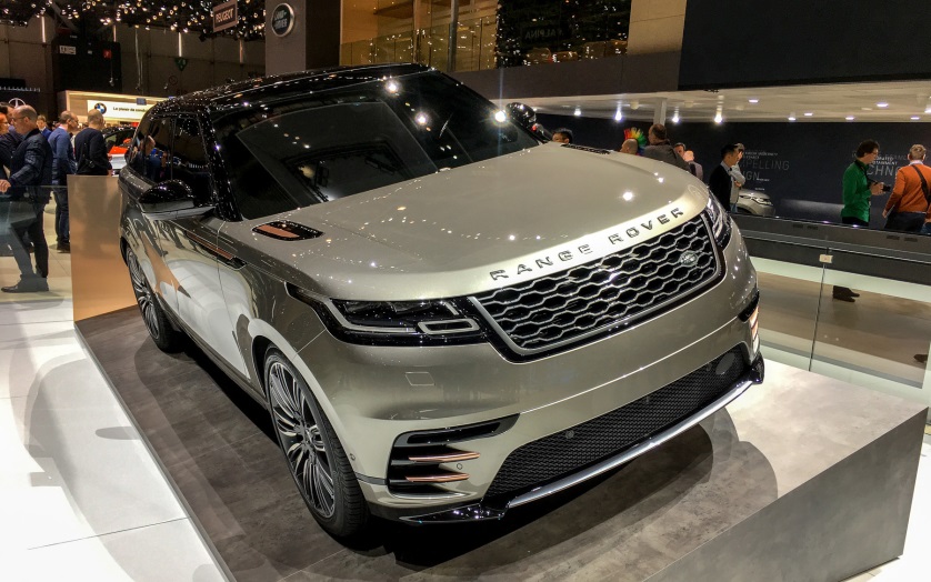 В модельном ряду Range Rover появился новый внедорожник В модельном ряду Range Rover появился новый внедорожник