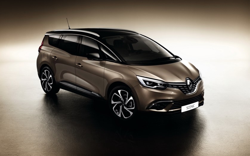 Renault рассекретили обновленный Grand Scenic