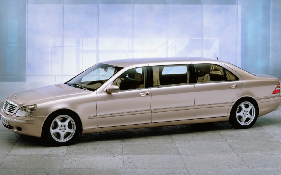 Роскошный Mercedes Pullman намерен занять нишу Maybach Роскошный Mercedes Pullman намерен занять нишу Maybach