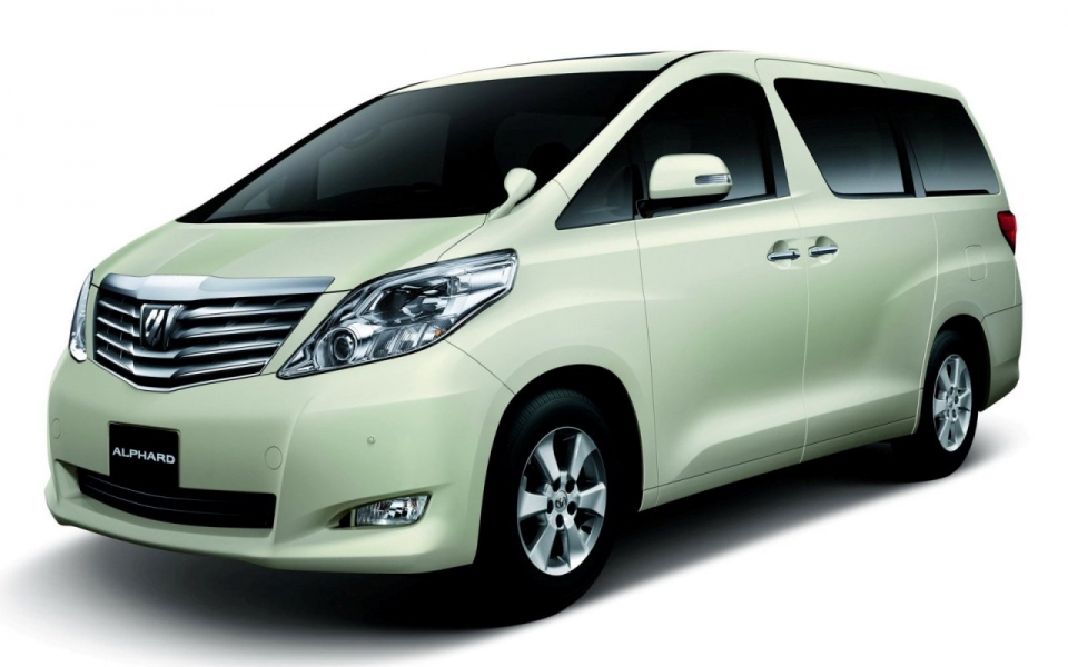 Toyota Alphard уже продается в России Toyota Alphard уже продается в России