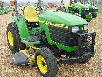 ремонт Генератора JOHN DEERE () 4200 Compact Tractor