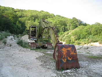   HY-MAC () 690 Crawler Excavator