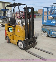   TCM FORK LIFT FT25