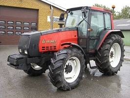   Valtra () 8100