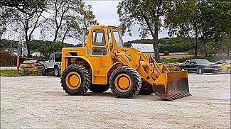   Caterpillar () 922B