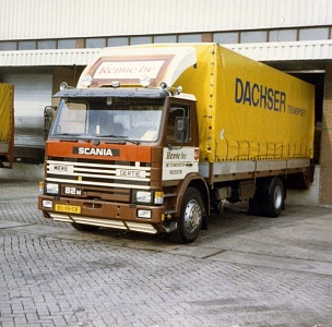   SCANIA () 82