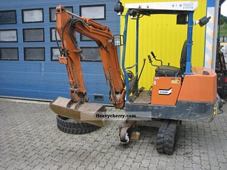   TAKEUCHI () ABS TB 12S Mini Tractor